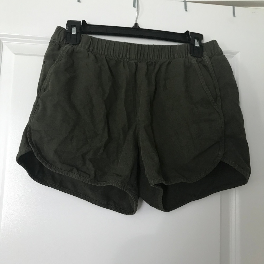 Madewell Pull-on Shorts in Olive